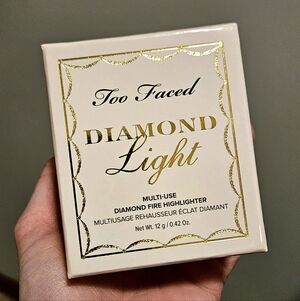 Too Faced Diamond Light Highlighter In Diamond Fire